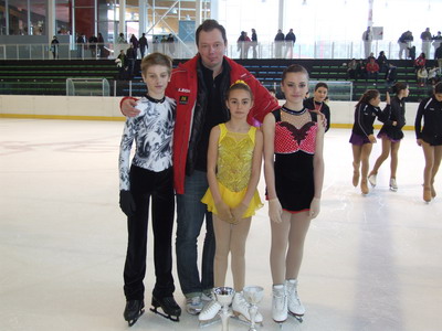 Claire Morel y Gonzalo Garrapiz vencedores del Campeonato de Euskadi de Patinaje.Tres patinadores del Aramón Jaca compitieron en Vitoria.
